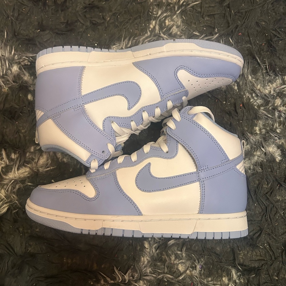 Women light blue nike dunks, size 8